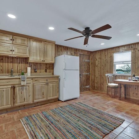 Ohana Ranch Cabin - 12 Minutes To Historic Main St فريدريكسبيرغ المظهر الخارجي الصورة