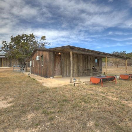 Ohana Ranch Cabin - 12 Minutes To Historic Main St فريدريكسبيرغ المظهر الخارجي الصورة