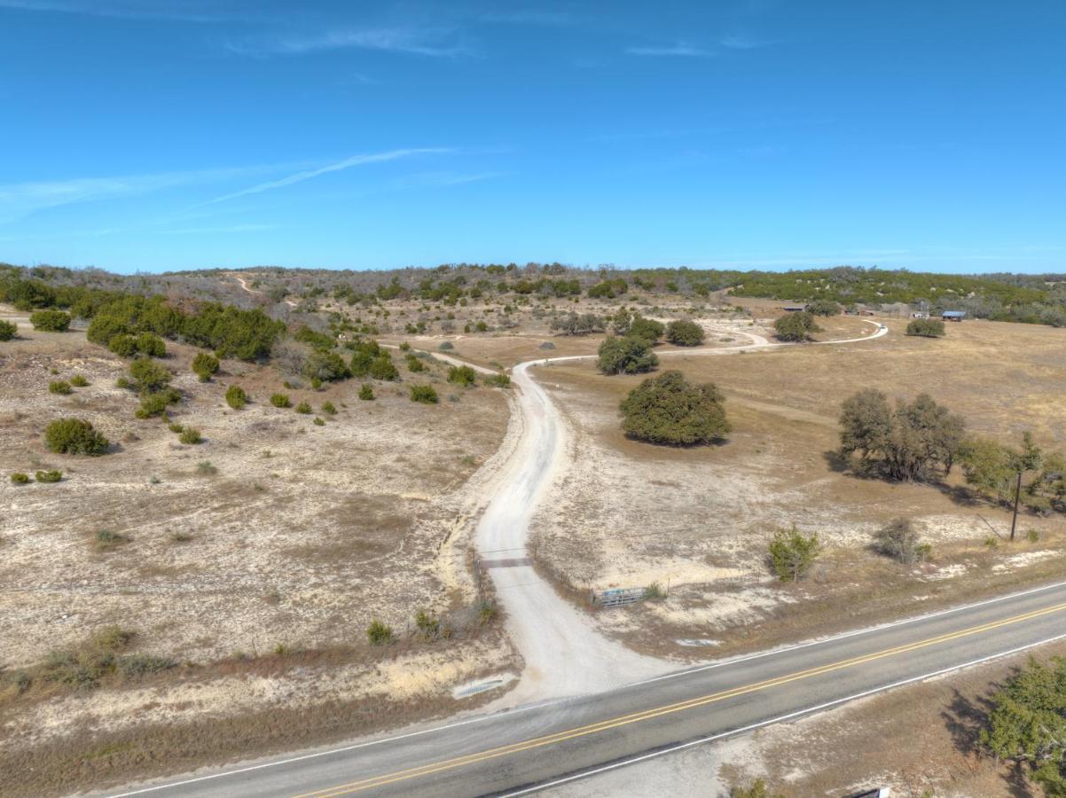 Ohana Ranch Cabin - 12 Minutes To Historic Main St فريدريكسبيرغ المظهر الخارجي الصورة
