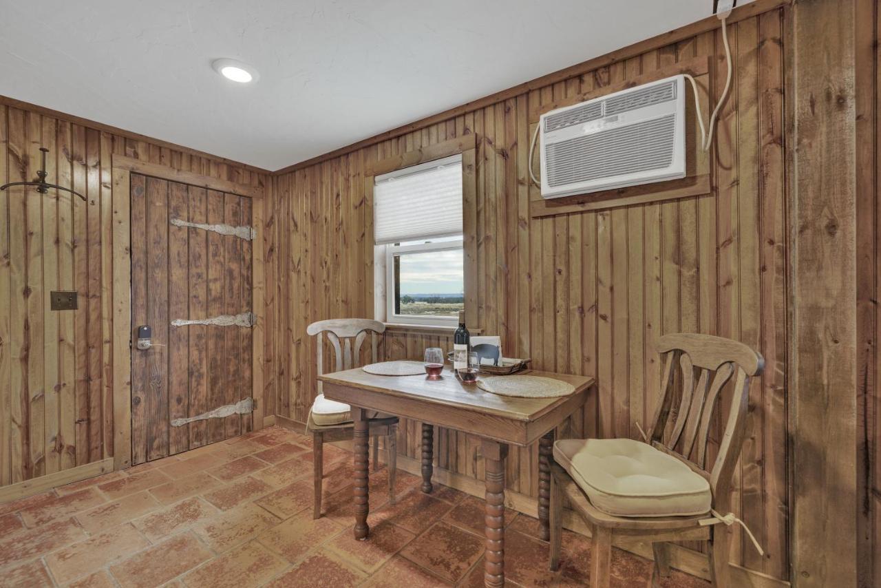 Ohana Ranch Cabin - 12 Minutes To Historic Main St فريدريكسبيرغ المظهر الخارجي الصورة