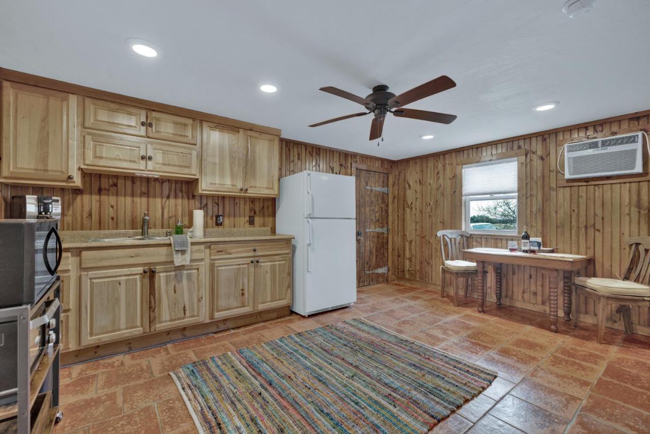 Ohana Ranch Cabin - 12 Minutes To Historic Main St فريدريكسبيرغ المظهر الخارجي الصورة