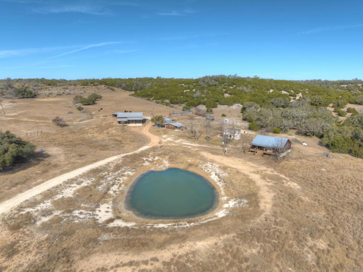 Ohana Ranch Cabin - 12 Minutes To Historic Main St فريدريكسبيرغ المظهر الخارجي الصورة