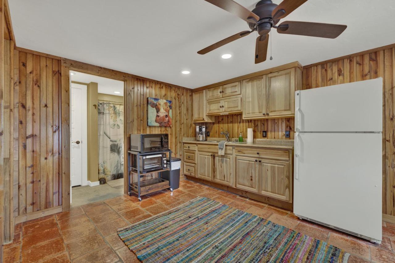 Ohana Ranch Cabin - 12 Minutes To Historic Main St فريدريكسبيرغ المظهر الخارجي الصورة