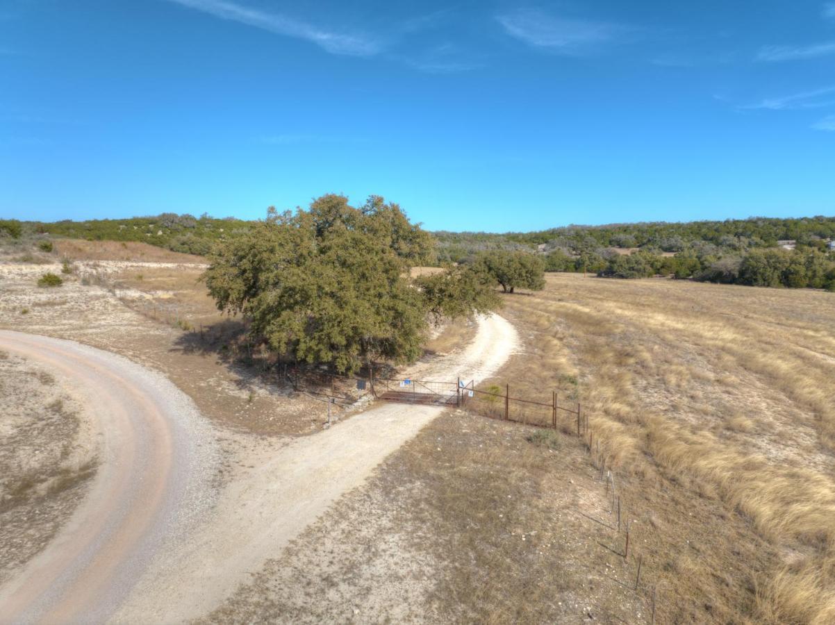 Ohana Ranch Cabin - 12 Minutes To Historic Main St فريدريكسبيرغ المظهر الخارجي الصورة